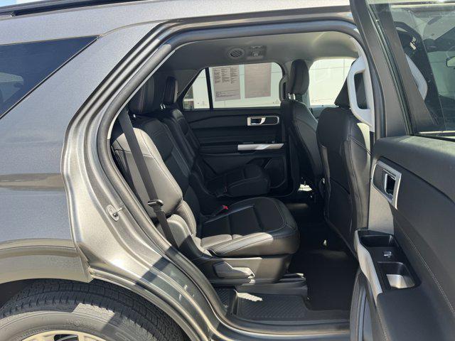 Photo of 2023 Carbonized Gray Metallic Ford Explorer
