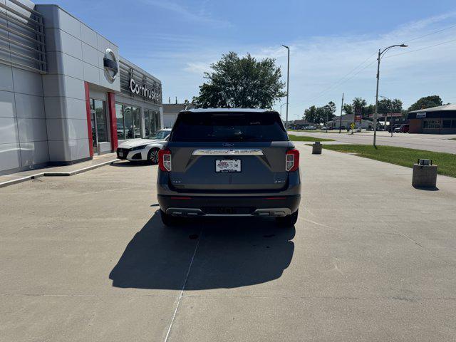 Photo of 2023 Carbonized Gray Metallic Ford Explorer