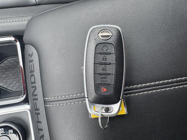 Photo of 2024 Deep Ocean Blue Pearl Nissan Pathfinder