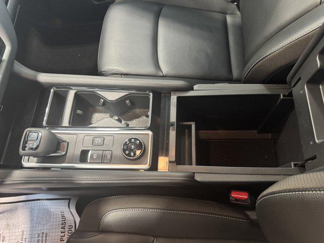 Photo of 2024 Deep Ocean Blue Pearl Nissan Pathfinder