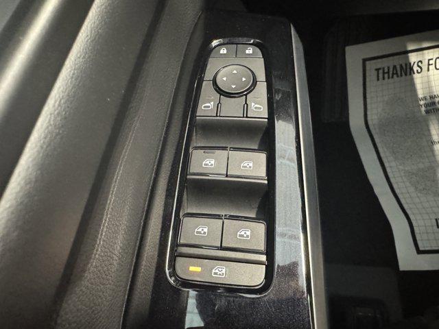Photo of 2024 Deep Ocean Blue Pearl Nissan Pathfinder