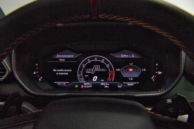 Photo of 2024 Balloon White Lamborghini Urus