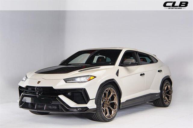 Photo of 2024 Balloon White Lamborghini Urus