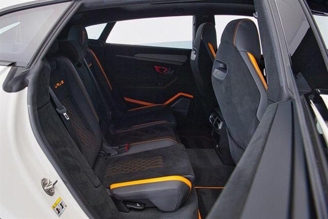 Photo of 2024 Balloon White Lamborghini Urus