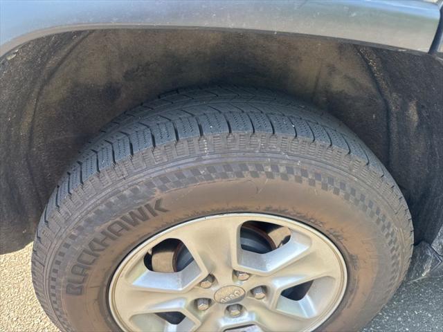 Photo of 2016 Bright White Clearcoat Jeep Grand Cherokee