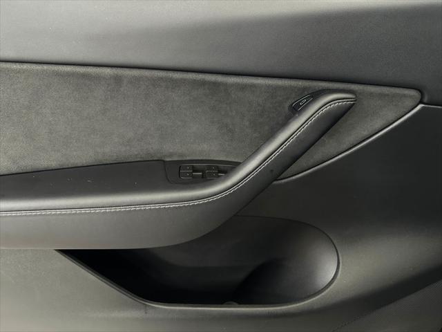 Photo of 2021 Solid Black Tesla Model Y