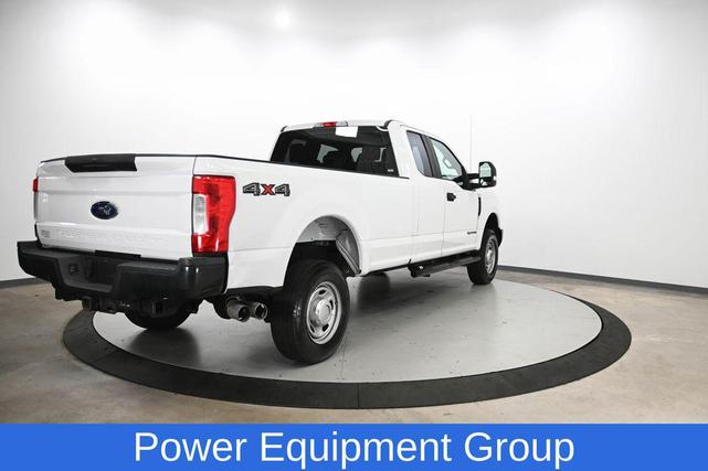 Photo of 2019 Oxford White Ford F-250