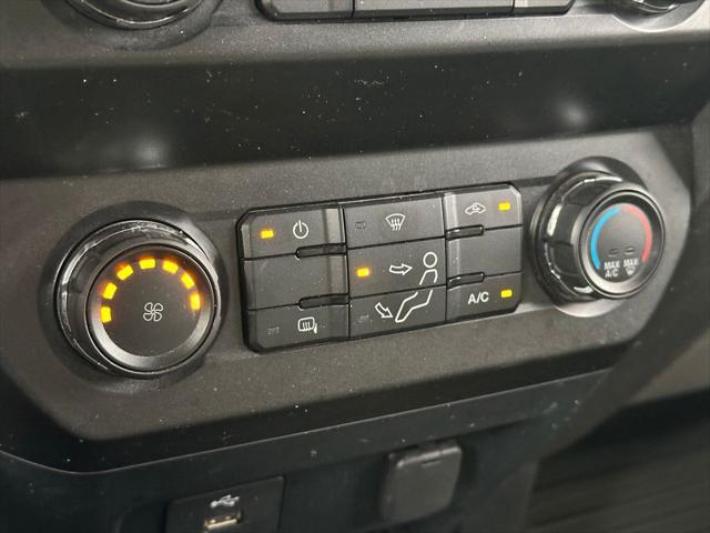 Photo of 2019 Oxford White Ford F-250