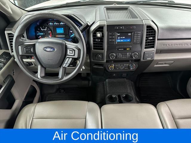Photo of 2019 Oxford White Ford F-250