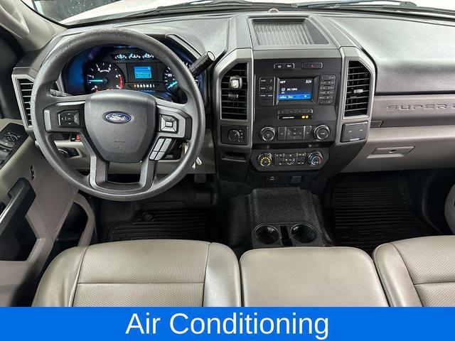 Photo of 2019 Oxford White Ford F-250