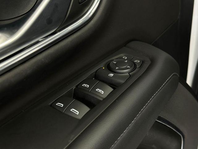 Photo of 2022 Summit White GMC Yukon