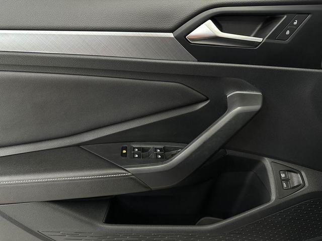 Photo of 2024 Kings Red Metallic Volkswagen Jetta