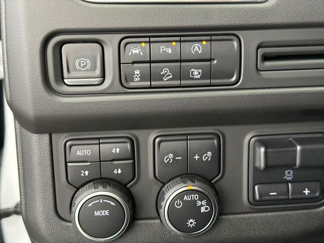 Photo of 2023 Summit White Chevrolet Tahoe