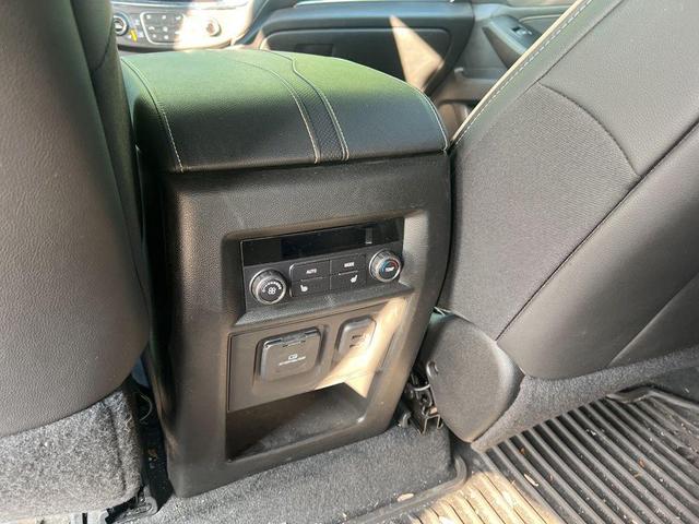 Photo of 2023 Mosaic Black Metallic Chevrolet Traverse