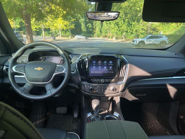 Photo of 2023 Mosaic Black Metallic Chevrolet Traverse