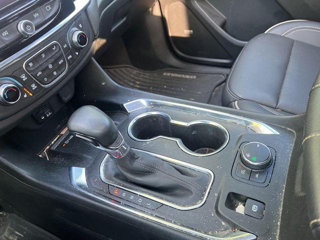 Photo of 2023 Mosaic Black Metallic Chevrolet Traverse