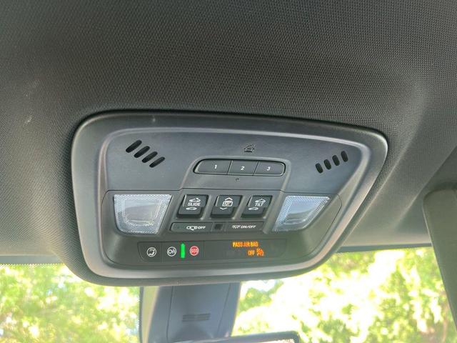 Photo of 2023 Mosaic Black Metallic Chevrolet Traverse
