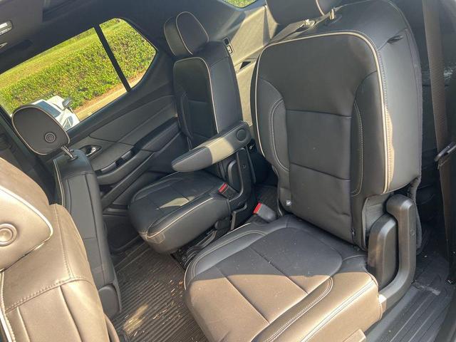 Photo of 2023 Mosaic Black Metallic Chevrolet Traverse