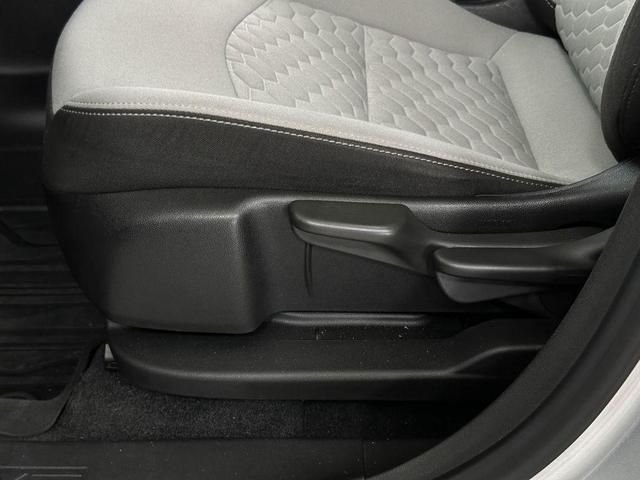 Photo of 2020 Silver Ice Metallic Chevrolet Equinox