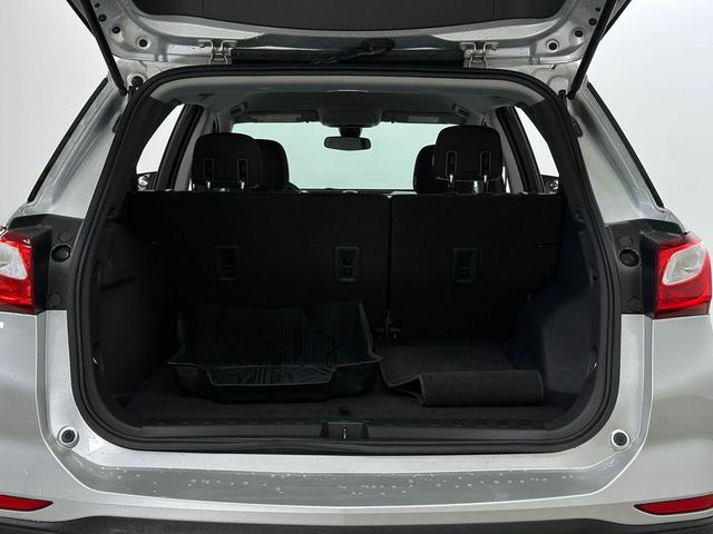 Photo of 2020 Silver Ice Metallic Chevrolet Equinox