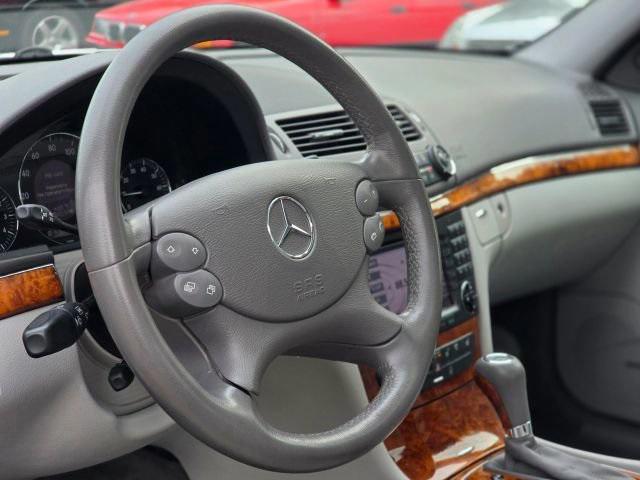 Photo of 2007 Silver Mercedes-Benz E-Class