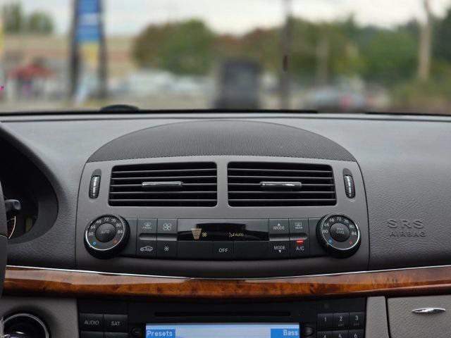 Photo of 2007 Silver Mercedes-Benz E-Class