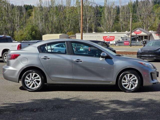 Photo of 2013 Liquid Silver Metallic Mazda Mazda3