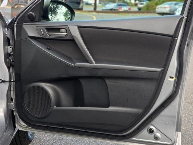 Photo of 2013 Liquid Silver Metallic Mazda Mazda3