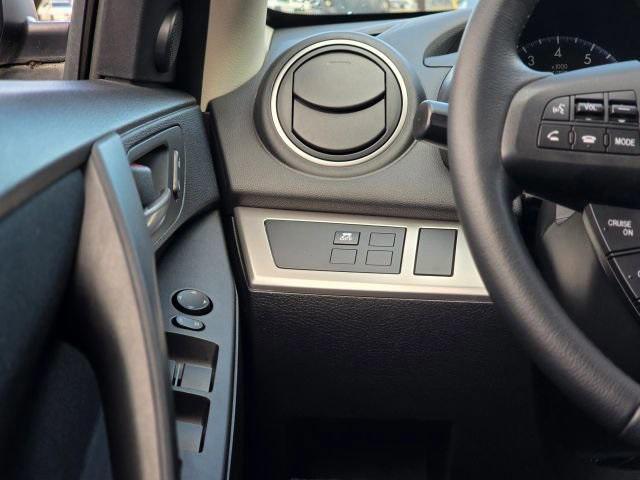 Photo of 2013 Liquid Silver Metallic Mazda Mazda3