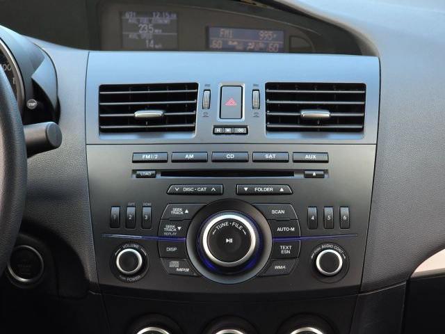 Photo of 2013 Liquid Silver Metallic Mazda Mazda3