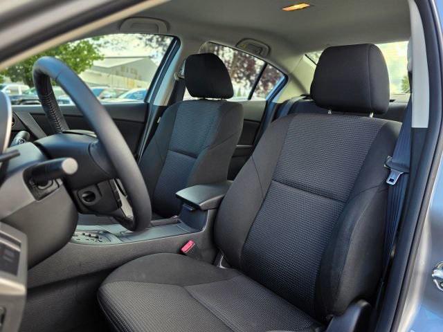 Photo of 2013 Liquid Silver Metallic Mazda Mazda3