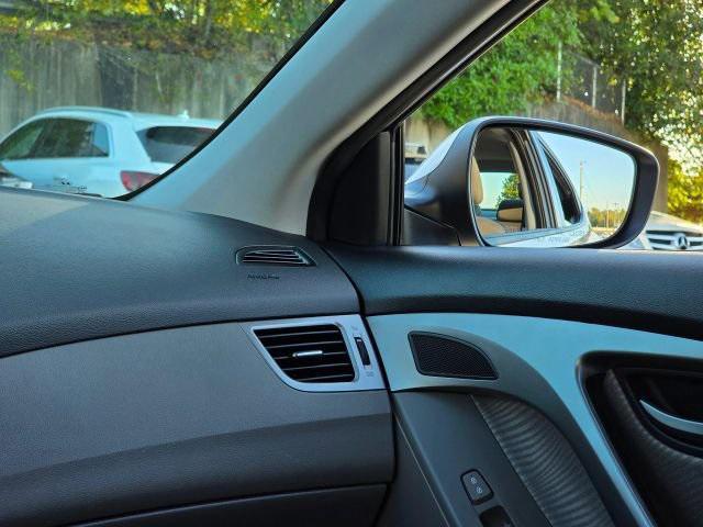 Photo of 2013 Shimmering Air Silver Hyundai ELANTRA