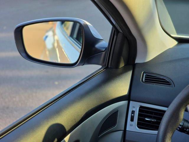 Photo of 2013 Shimmering Air Silver Hyundai ELANTRA