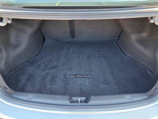 Photo of 2013 Shimmering Air Silver Hyundai ELANTRA