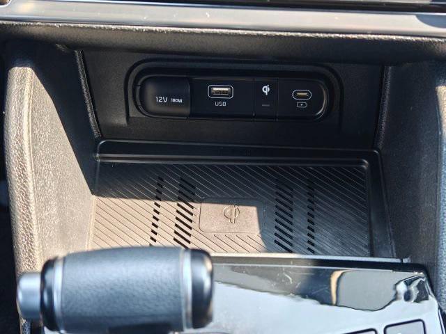 Photo of 2023 Ebony Black Kia Sportage