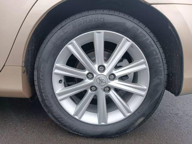Photo of 2012 Gold Toyota Camry