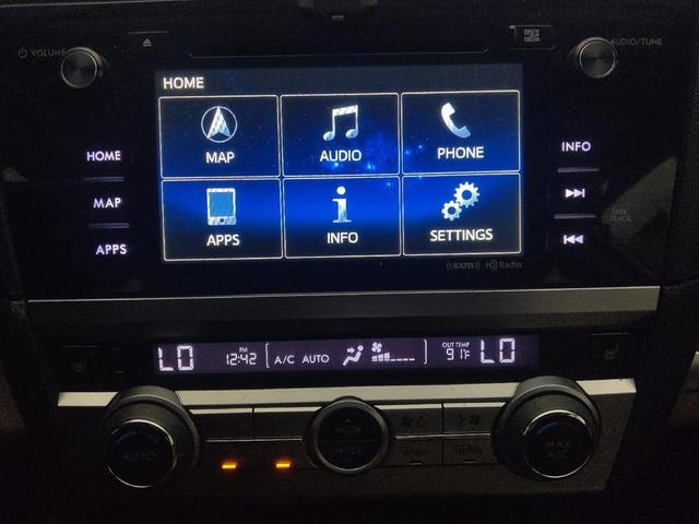 Photo of 2015 Crystal White Pearl Subaru Legacy