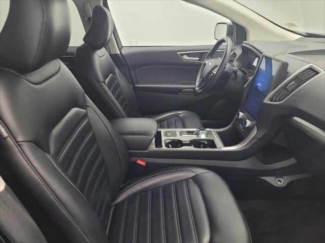 Photo of 2023 Agate Black Metallic Ford Edge