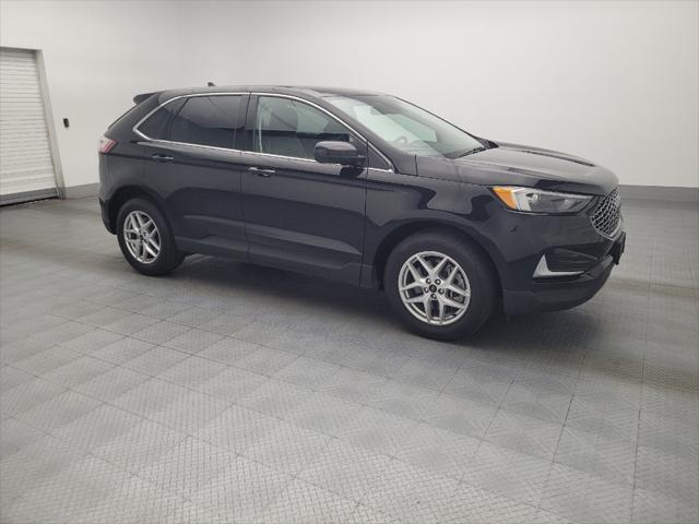 Photo of 2023 Agate Black Metallic Ford Edge