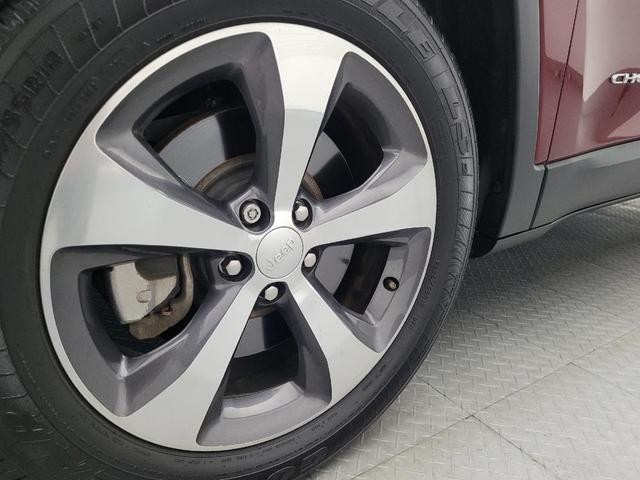 Photo of 2019 Velvet Red Pearlcoat Jeep Cherokee