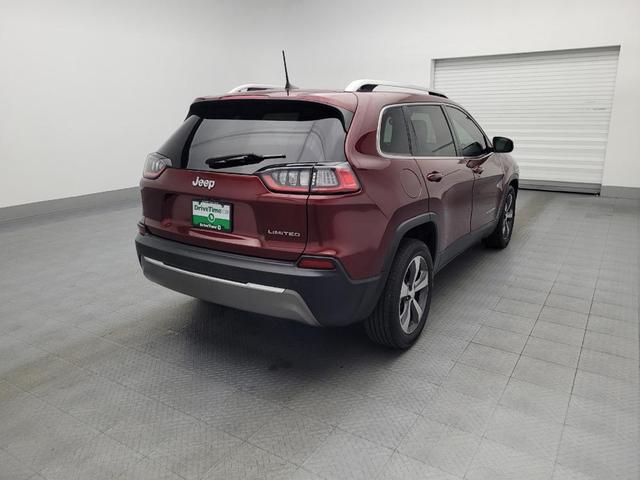 Photo of 2019 Velvet Red Pearlcoat Jeep Cherokee