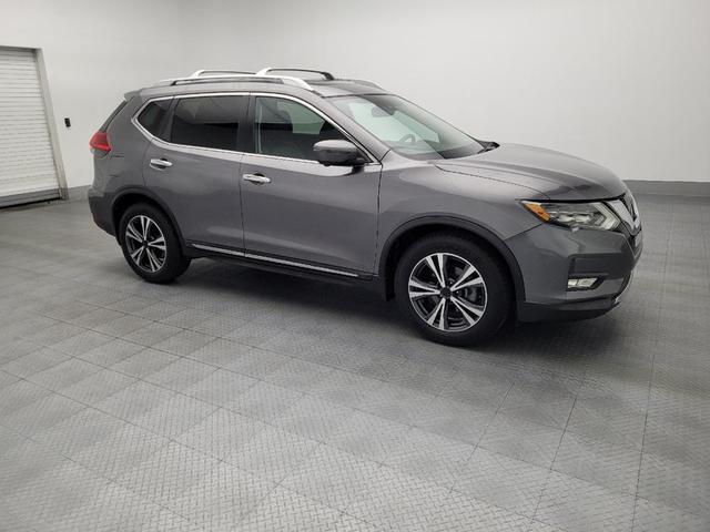 Photo of 2017 Gun Metallic Nissan Rogue