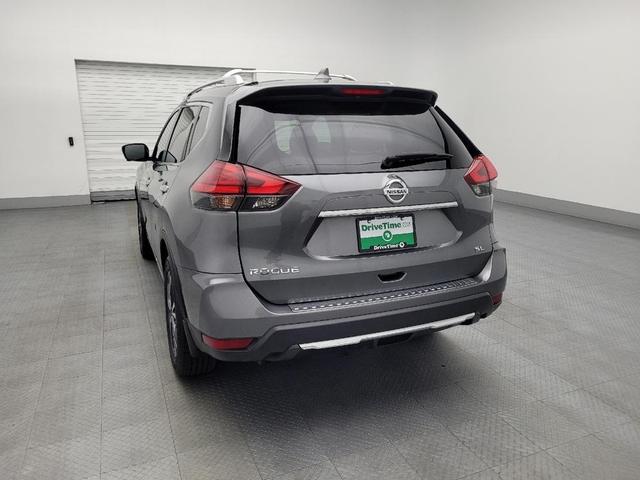 Photo of 2017 Gun Metallic Nissan Rogue