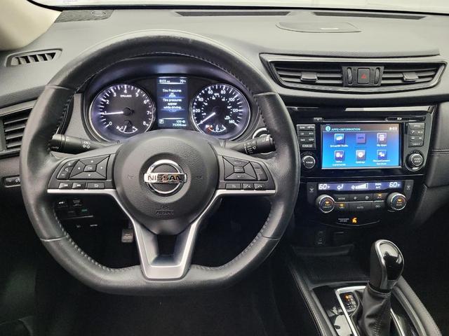 Photo of 2017 Gun Metallic Nissan Rogue
