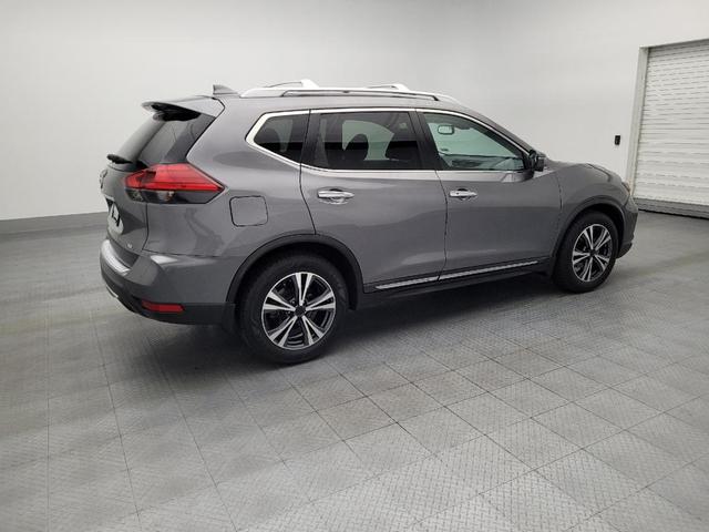 Photo of 2017 Gun Metallic Nissan Rogue