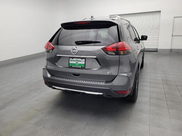 Photo of 2017 Gun Metallic Nissan Rogue