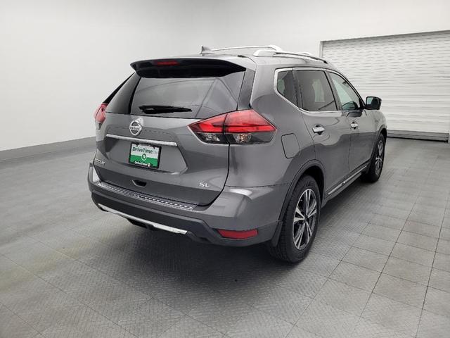 Photo of 2017 Gun Metallic Nissan Rogue