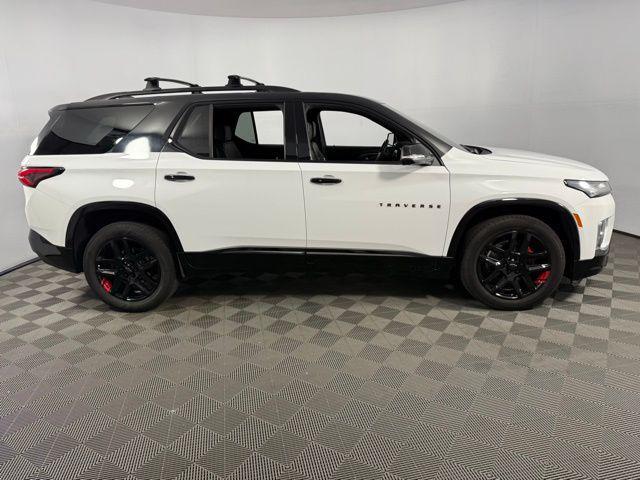 Photo of 2023 Summit White Chevrolet Traverse