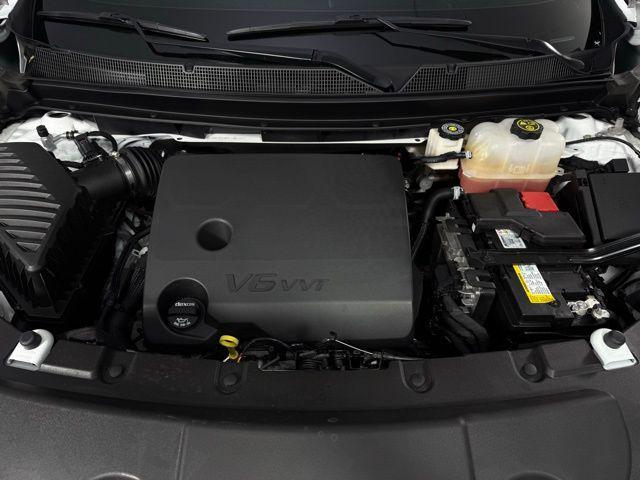 Photo of 2023 Summit White Chevrolet Traverse