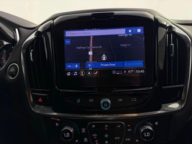 Photo of 2023 Summit White Chevrolet Traverse